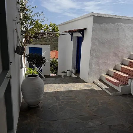 Nyaraló Elia House Rustic Oasis *