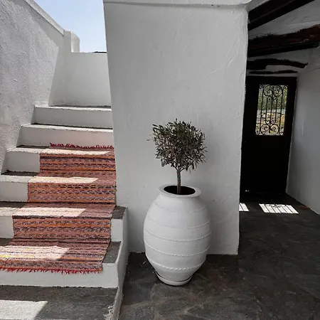 Elia House Rustic Oasis Tatil Evi