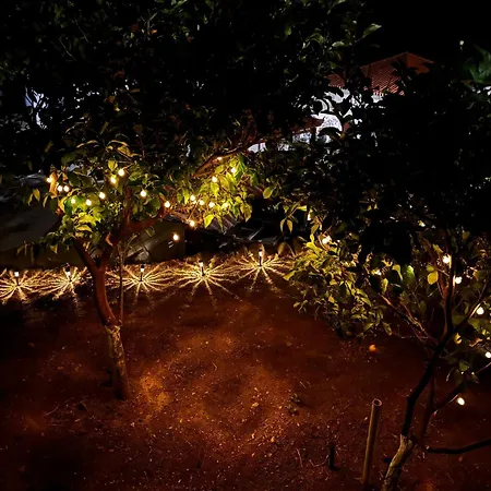 Semesterbostad Elia House Rustic Oasis *
