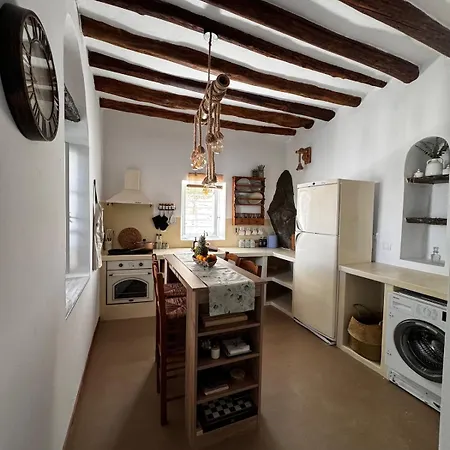 Dom wakacyjny Elia House Rustic Oasis *